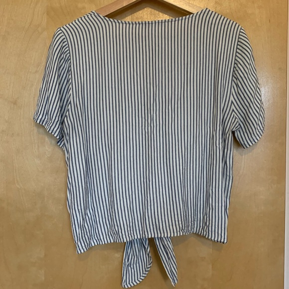 Madewell Novel Tie-Front V-Neck Top in Blue/White Stripe, size Medium Petite - Picture 7 of 7